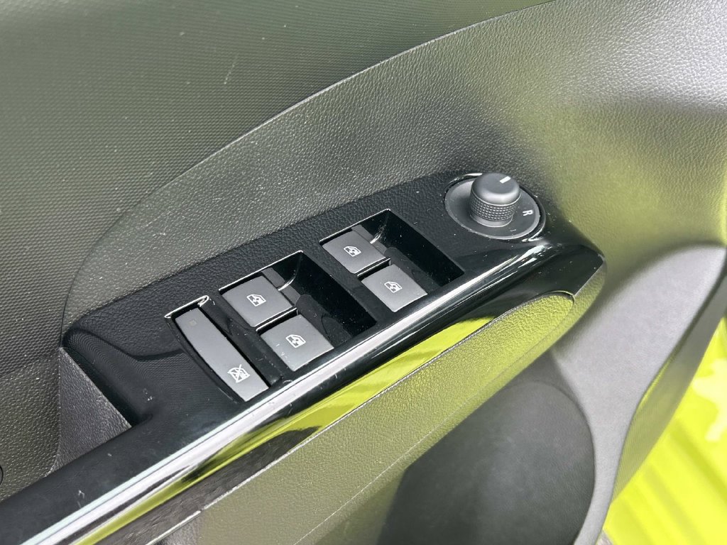 Used 2019 Chevrolet Sonic LT FWD image 15