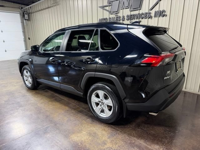 Used 2021 Toyota RAV4 XLE w/ Convenience Package AWD/4WD image 5
