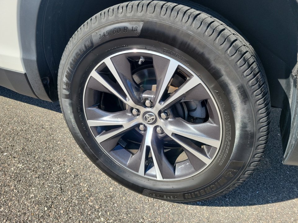 Used 2019 Toyota Highlander Plus FWD image 27