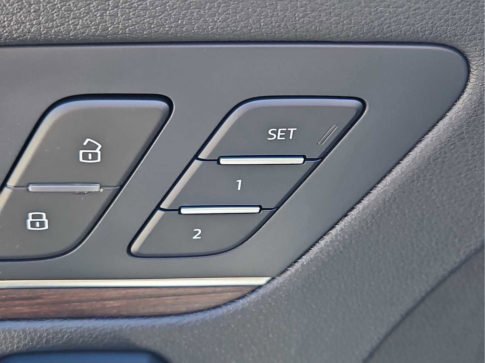 Used 2023 Audi Q5 2.0T Premium w/ Convenience Package image 12