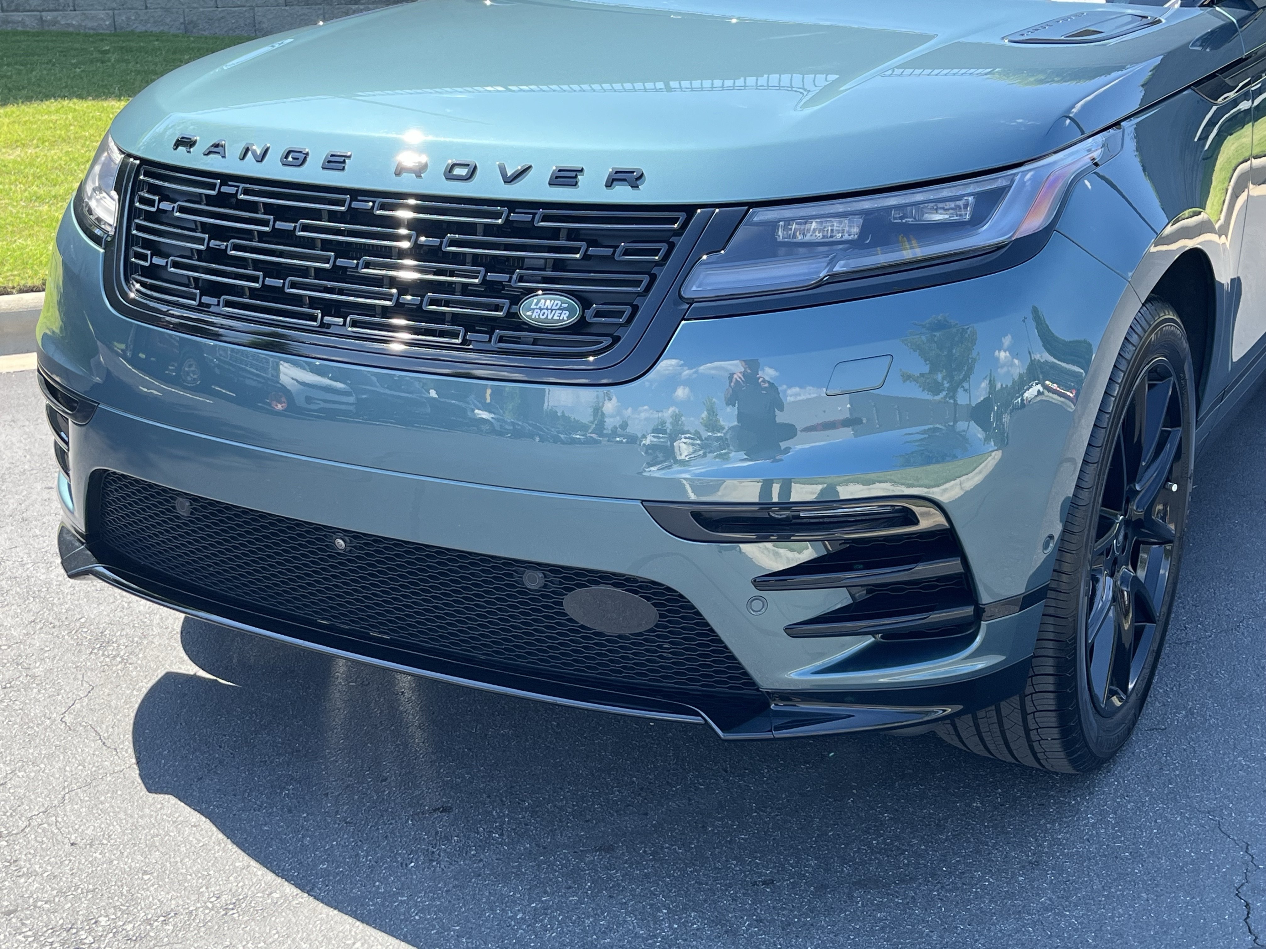 Certified 2026 Land Rover Range Rover Velar Dynamic SE AWD/4WD image 11