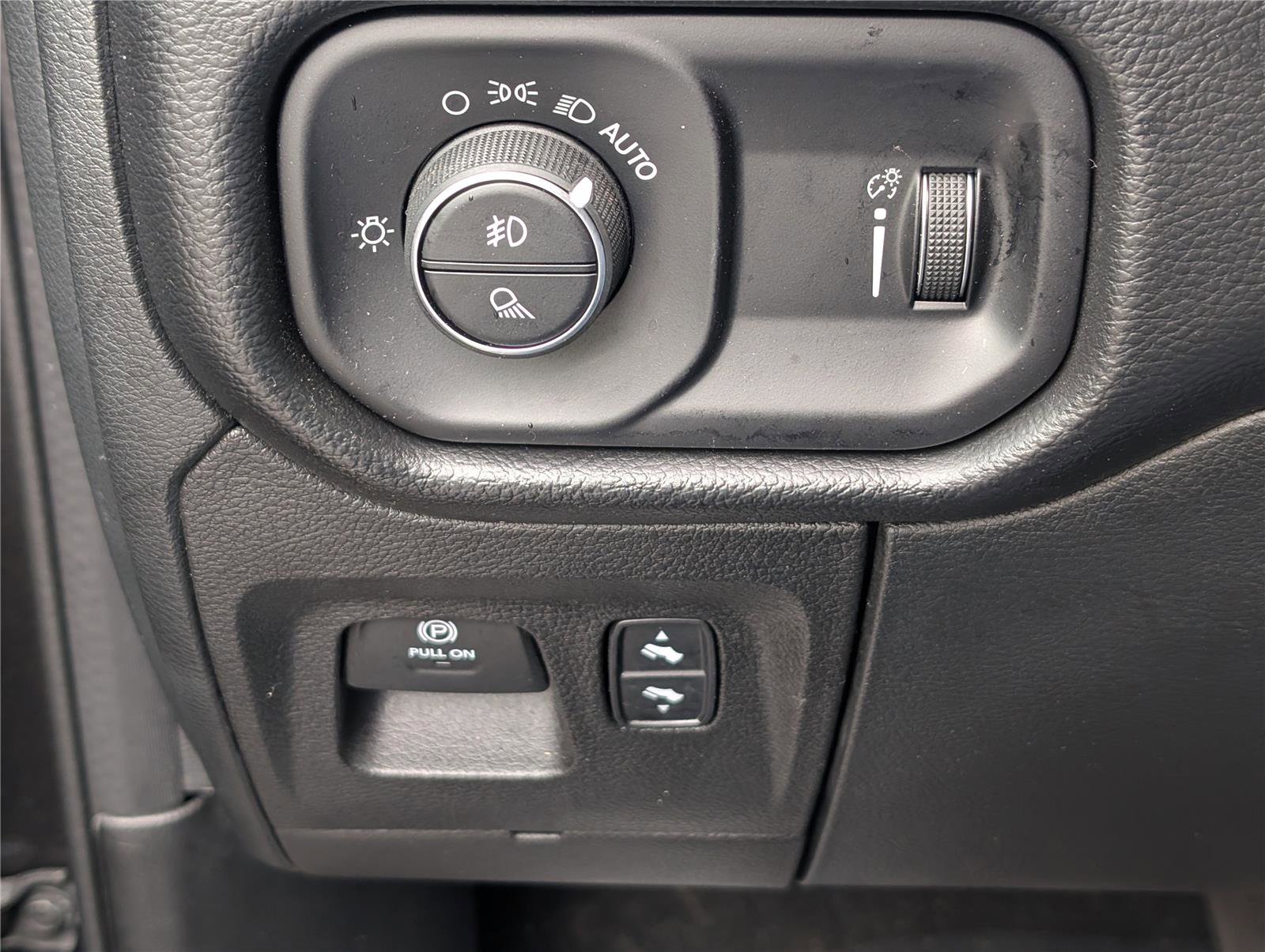 Used 2022 RAM 1500 Big Horn AWD/4WD image 21