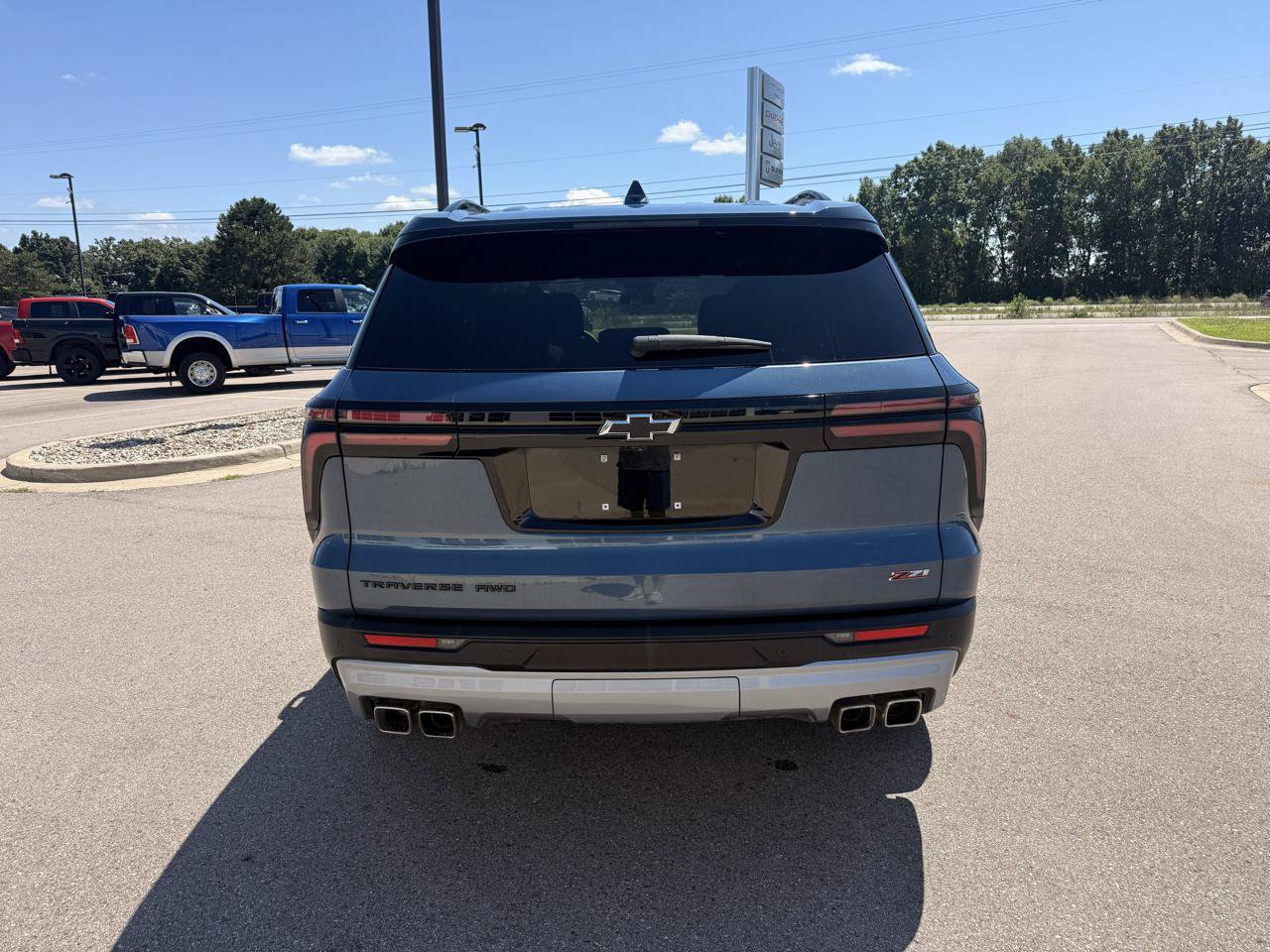 Used 2025 Chevrolet Traverse Z71 w/ Driver Confidence Package AWD/4WD image 4