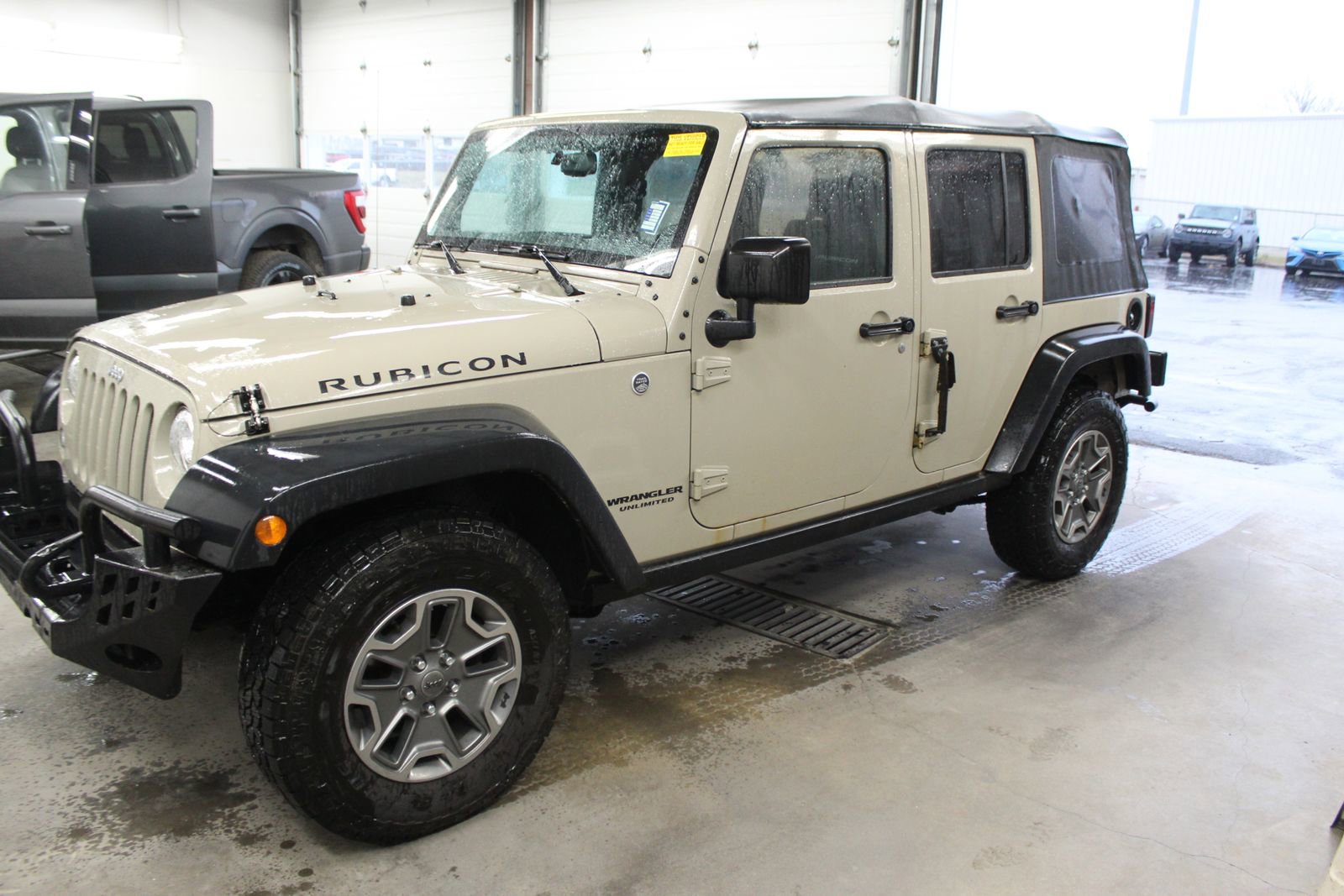 Used 2017 Jeep Wrangler Unlimited Rubicon w/ Connectivity Group image 3