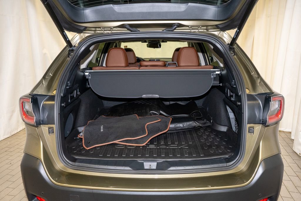 Used 2023 Subaru Outback Touring image 5