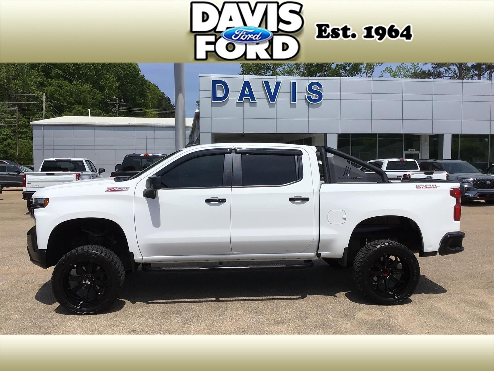 Used 2021 Chevrolet Silverado 1500 LT Trail Boss w/ Convenience Package II AWD/4WD image 4