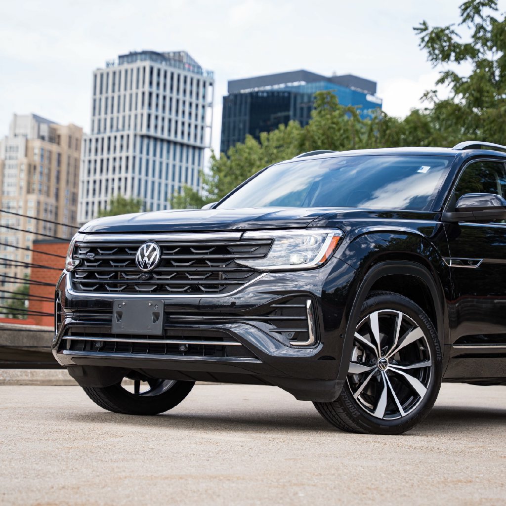 Certified 2024 Volkswagen Atlas SEL Premium R-Line AWD/4WD image 3