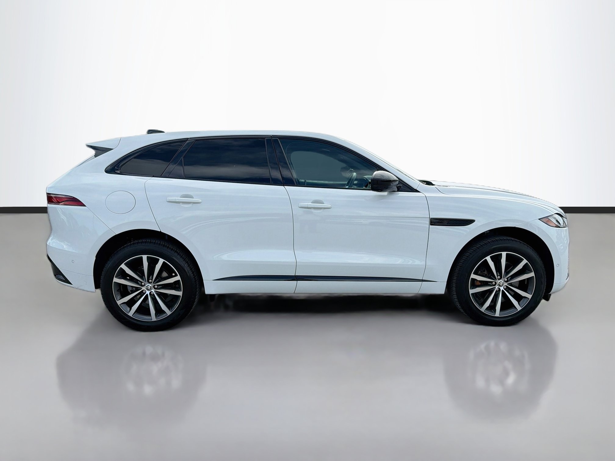 Used 2026 Jaguar F-PACE R-Dynamic S AWD/4WD image 6
