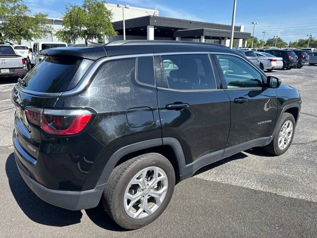 Used 2024 Jeep Compass Latitude AWD/4WD image 4