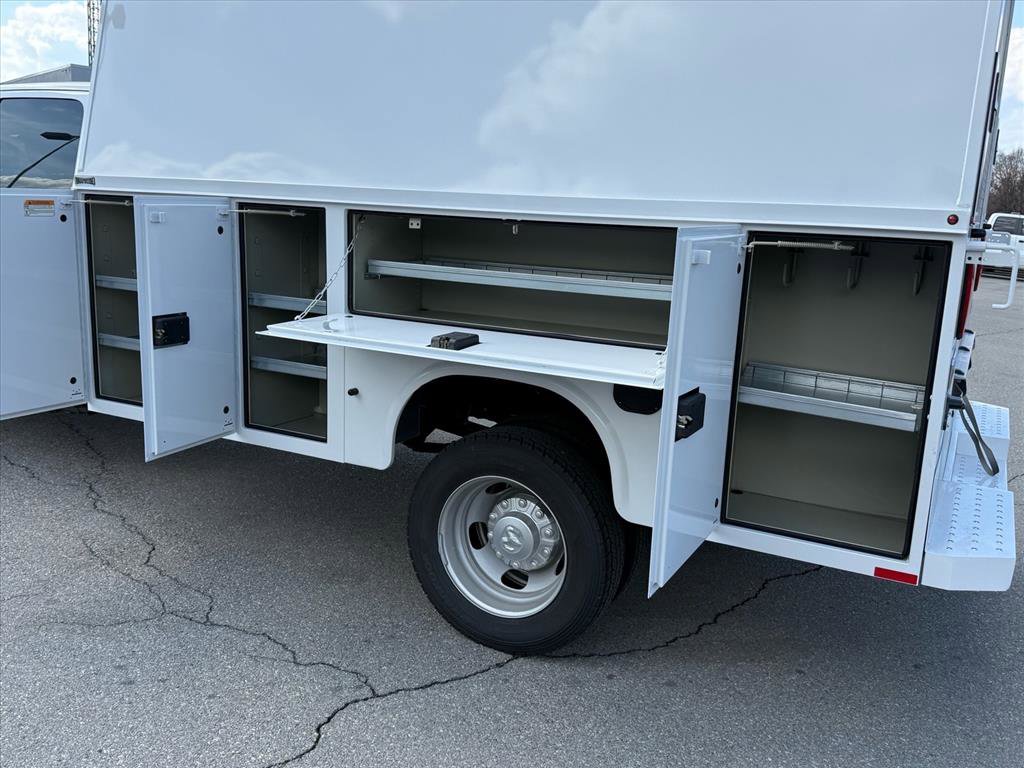 New 2026 RAM 5500 Tradesman w/ Chrome Appearance Group image 12