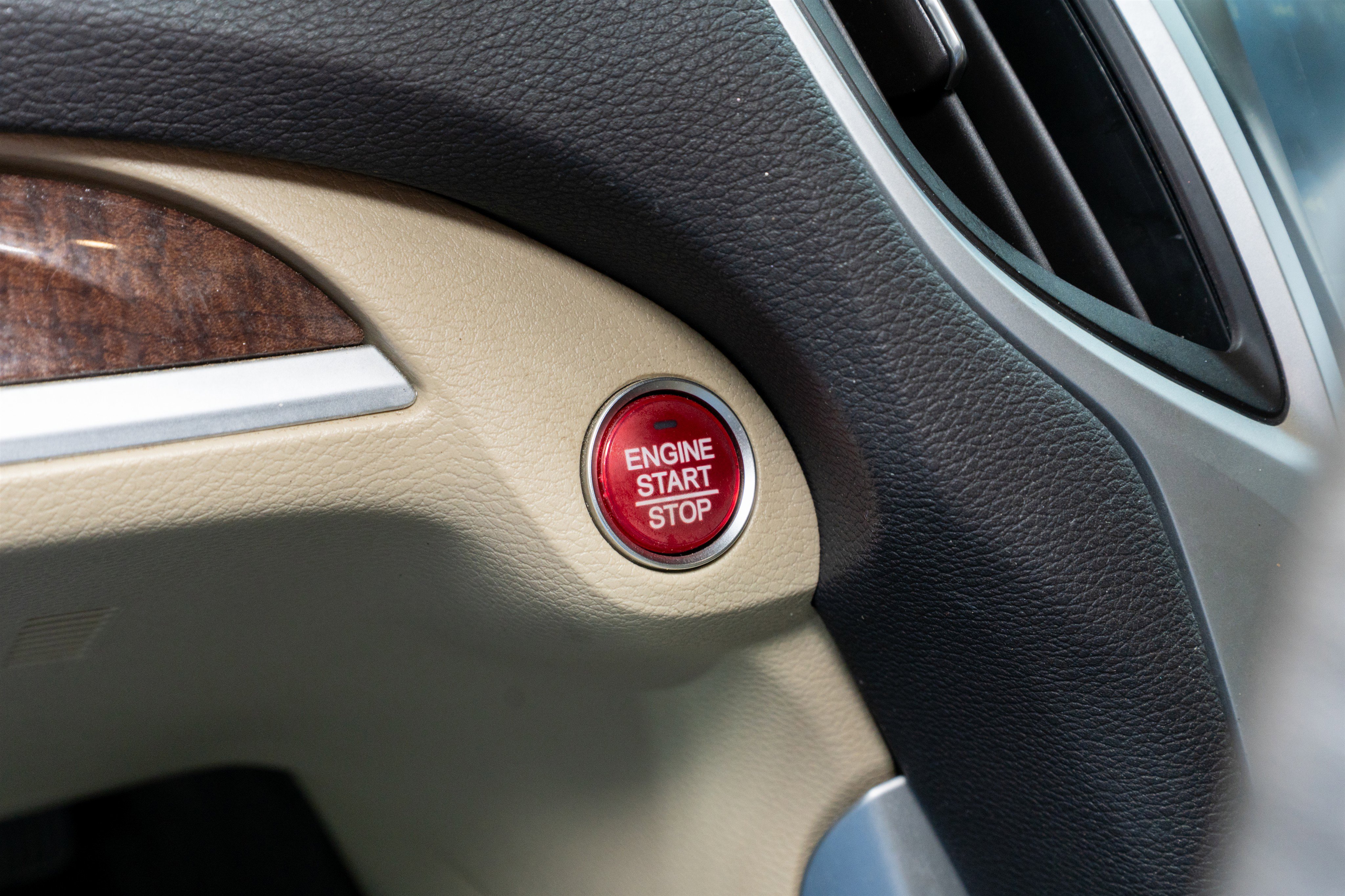 Used 2018 Acura TLX w/ Technology Package image 29