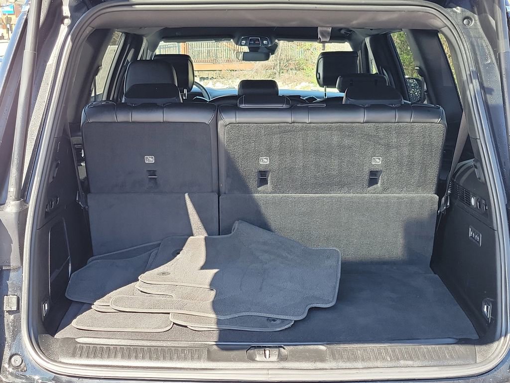 Used 2024 Jeep Wagoneer Series III w/ Flexible Seating Group image 31