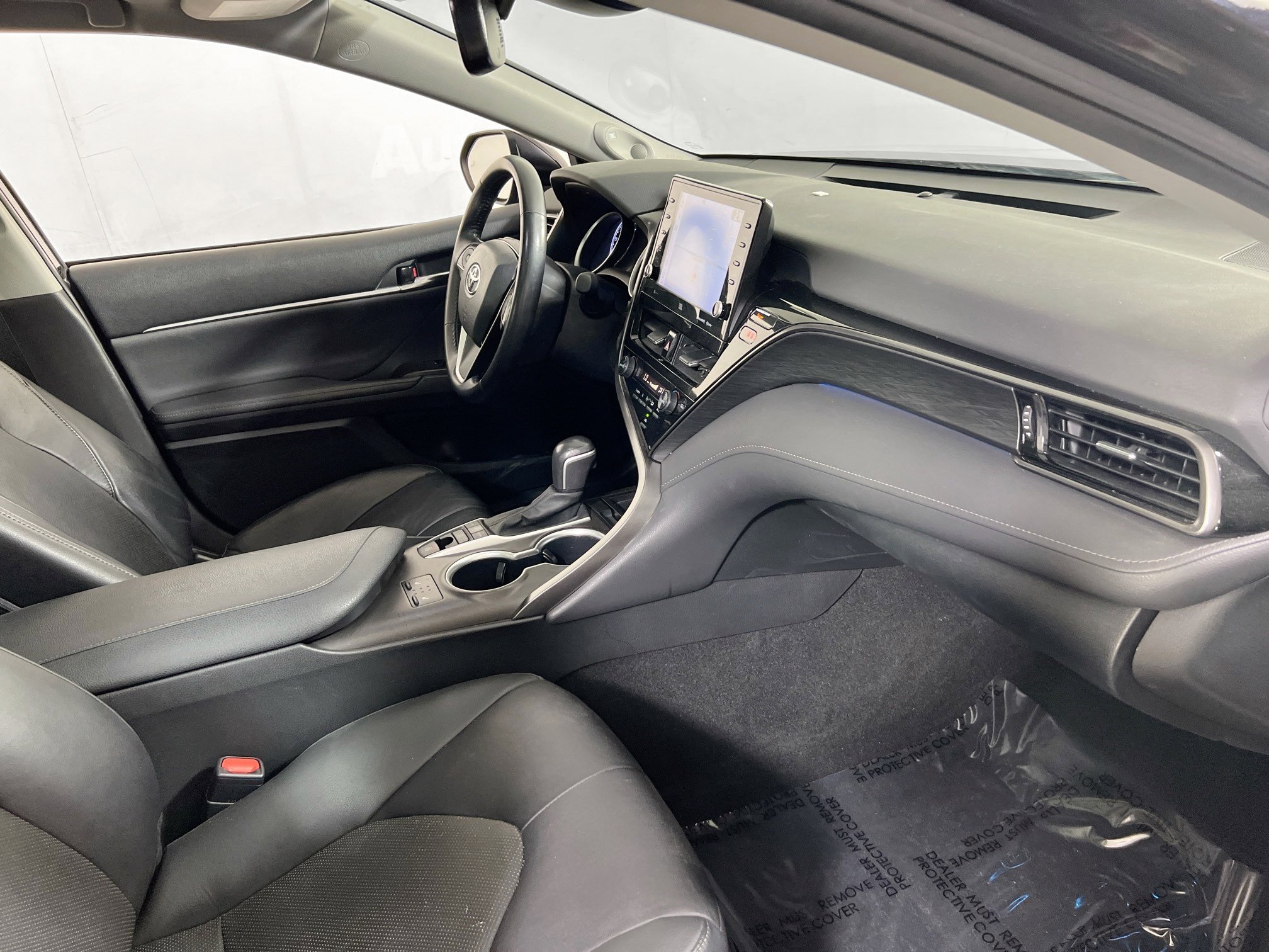 Used 2021 Toyota Camry XLE w/ Navigation Package image 29