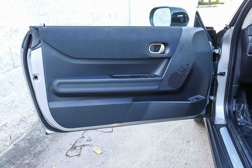 Used 2025 MINI Cooper 2-Door Hardtop image 22