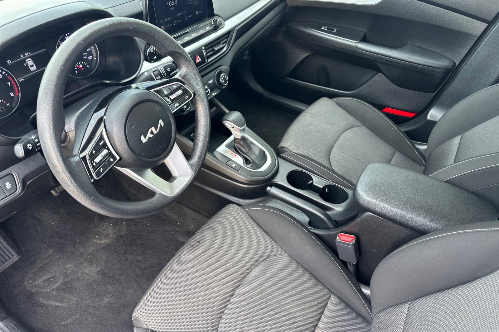 Used 2023 Kia Forte LXS image 11