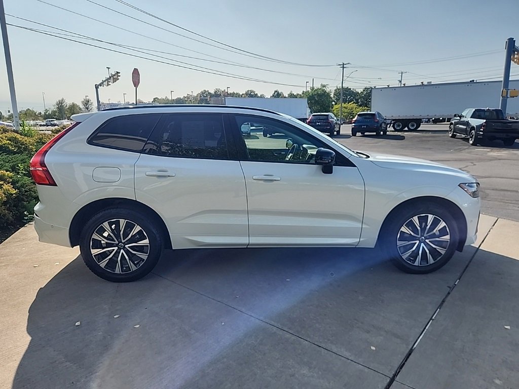 Certified 2025 Volvo XC60 B5 Plus image 8