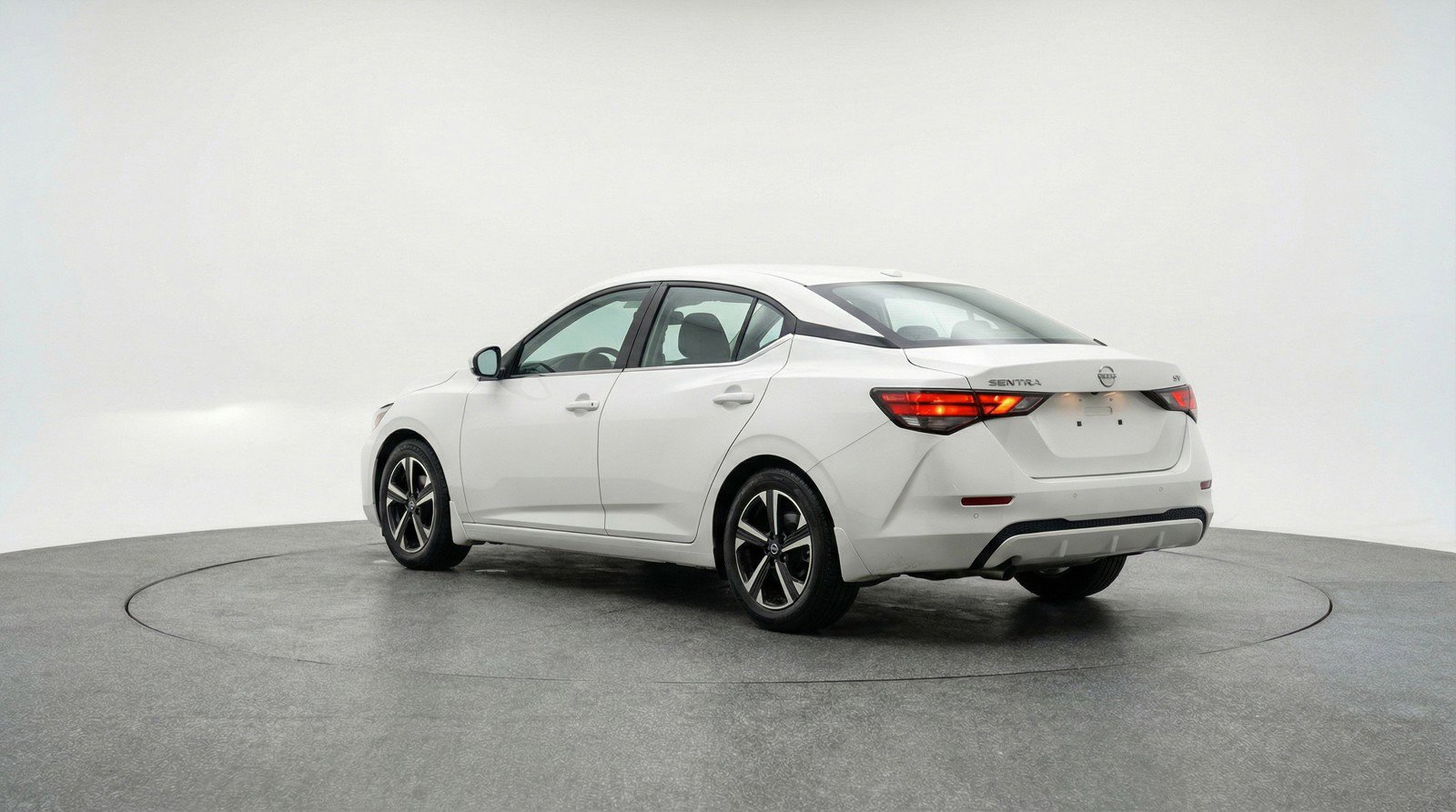 Used 2025 Nissan Sentra SV image 6