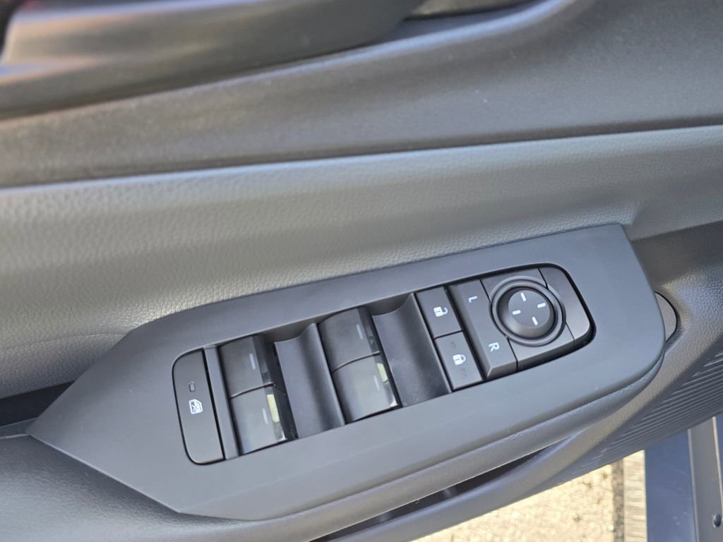Used 2024 Toyota Prius LE AWD/4WD image 16