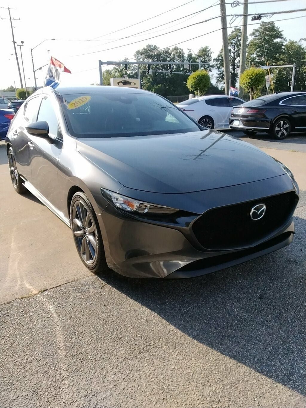 Used 2019 MAZDA MAZDA3 Hatchback w/ Preferred Package FWD image 5