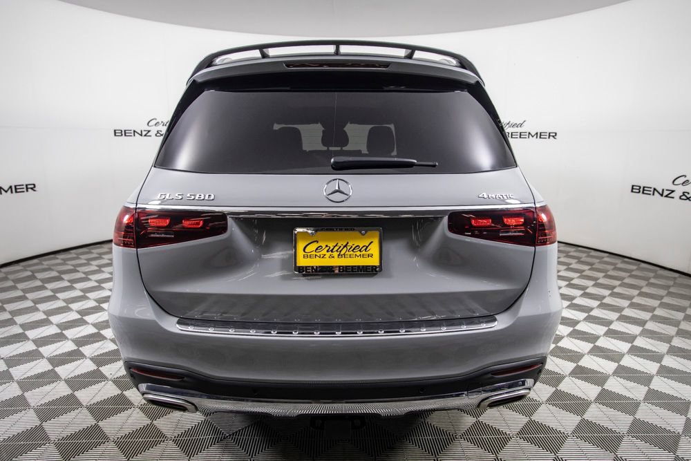 Used 2025 Mercedes-Benz GLS 580 4MATIC image 7