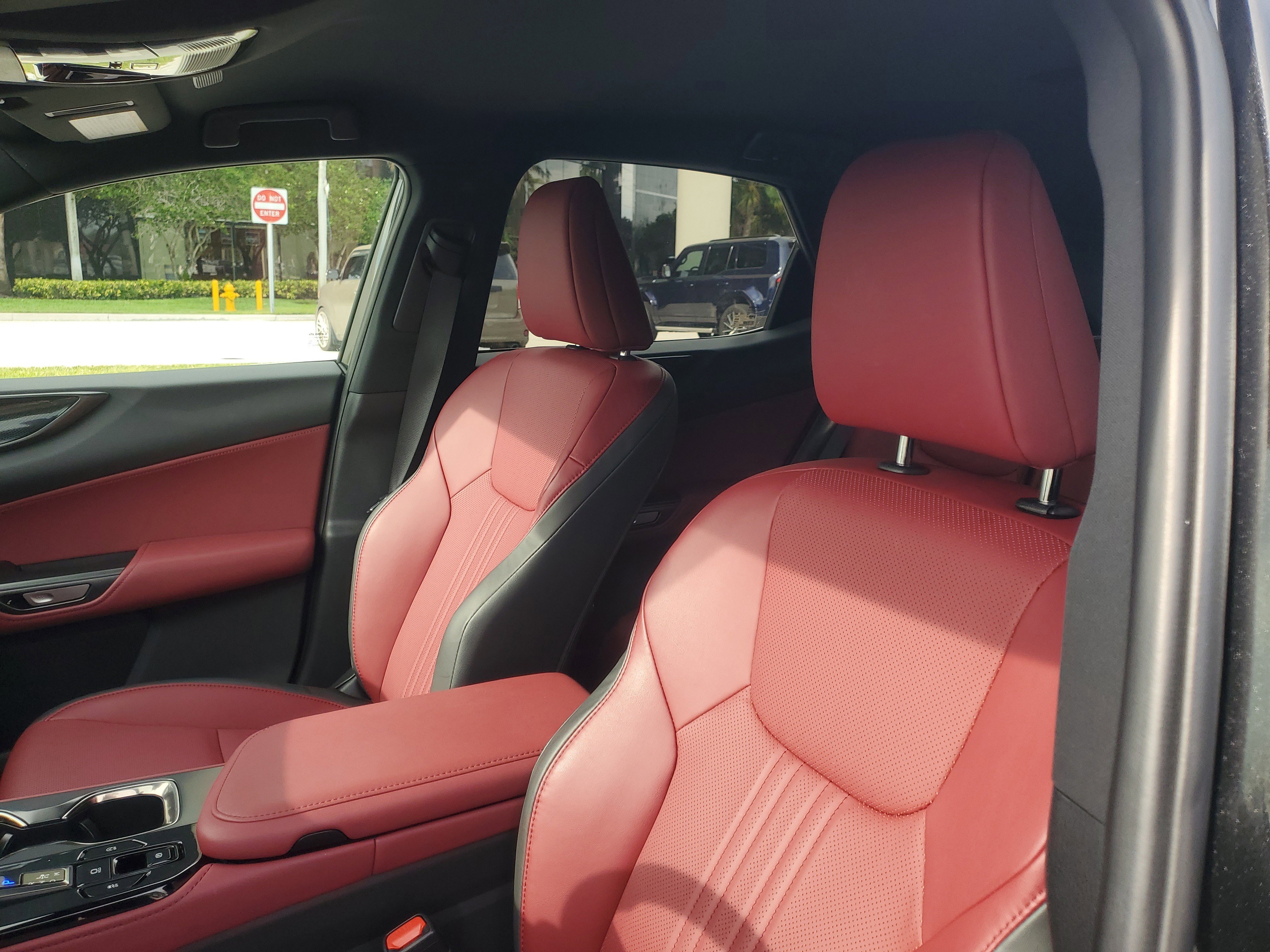 Used 2025 Lexus NX 250 FWD w/ Towing Package (2000 Lbs) image 21