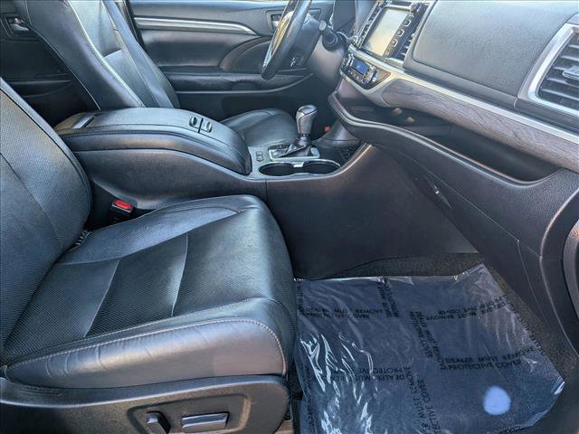 Used 2019 Toyota Highlander Limited image 22