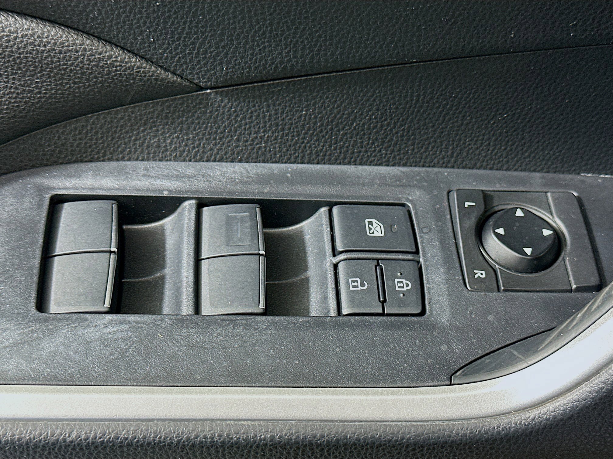 Used 2019 Toyota RAV4 XLE Premium w/ Cold Weather Package image 15