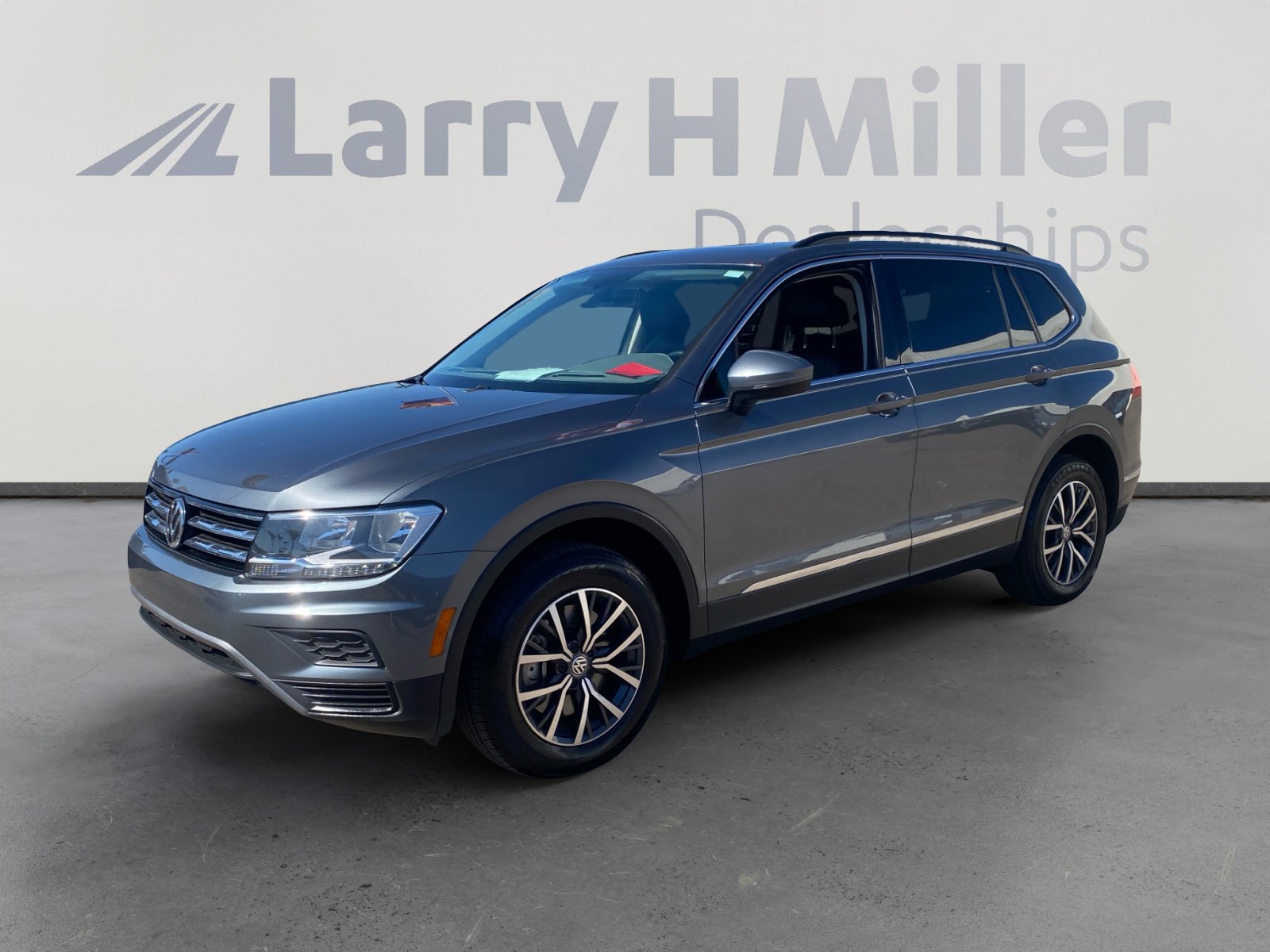 Used 2020 Volkswagen Tiguan SE w/ Panoramic Sunroof Package