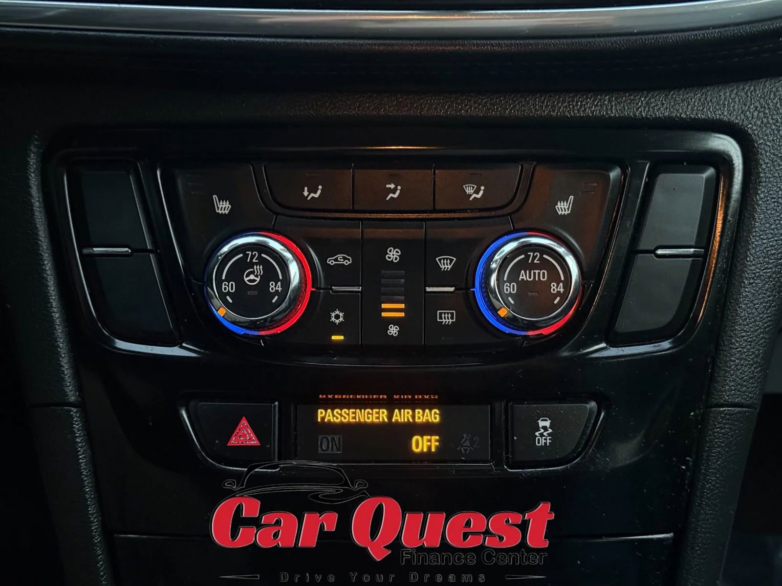 Used 2020 Buick Encore Essence image 24