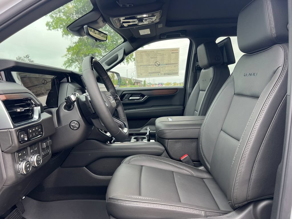New 2026 GMC Yukon XL Denali w/ Denali Reserve Package AWD/4WD image 3