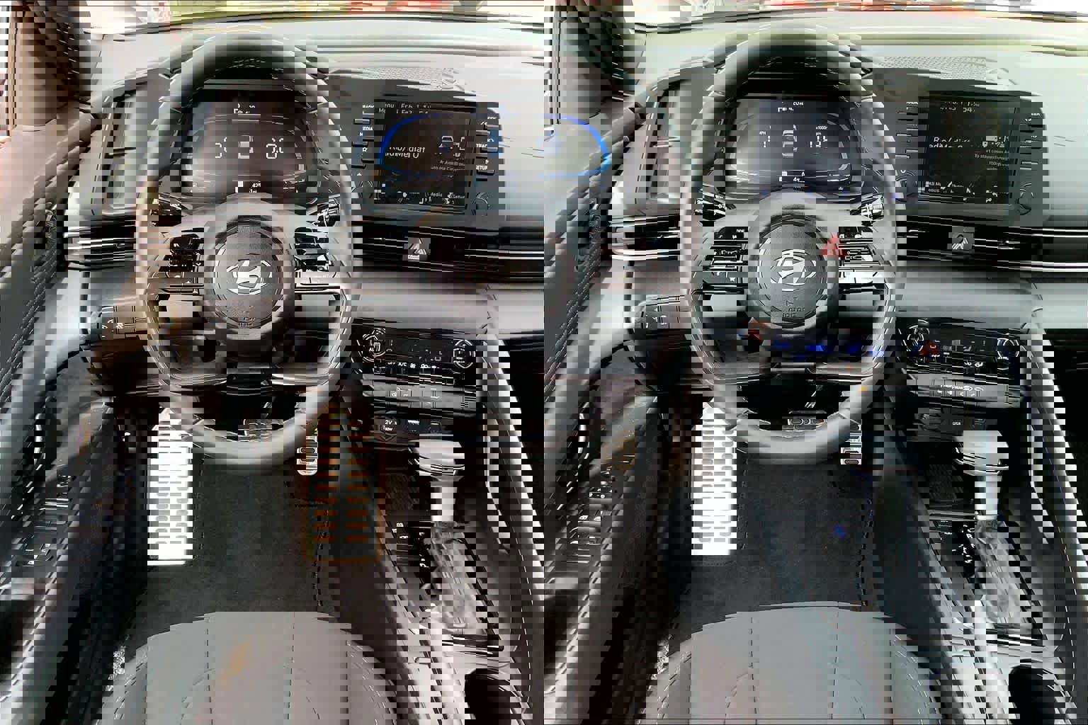 Used 2025 Hyundai Elantra Sport image 6