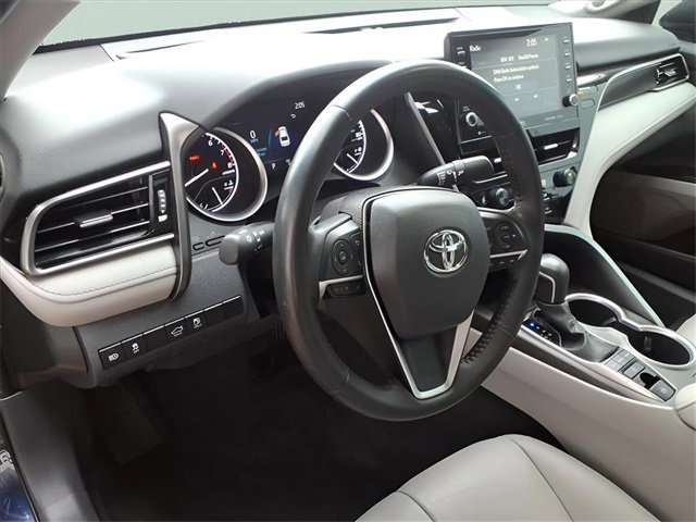 Used 2022 Toyota Camry XLE image 13