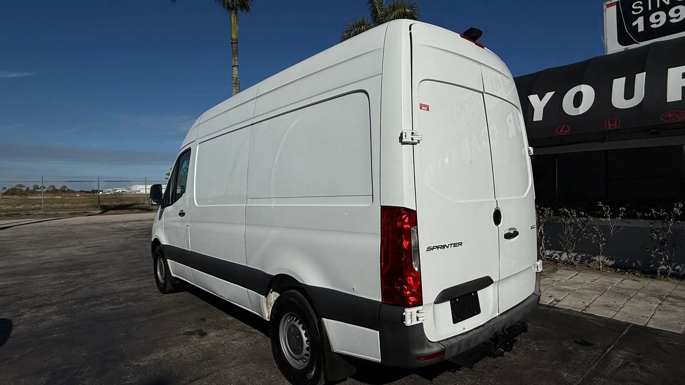 Used 2022 Mercedes-Benz Sprinter 2500 image 3
