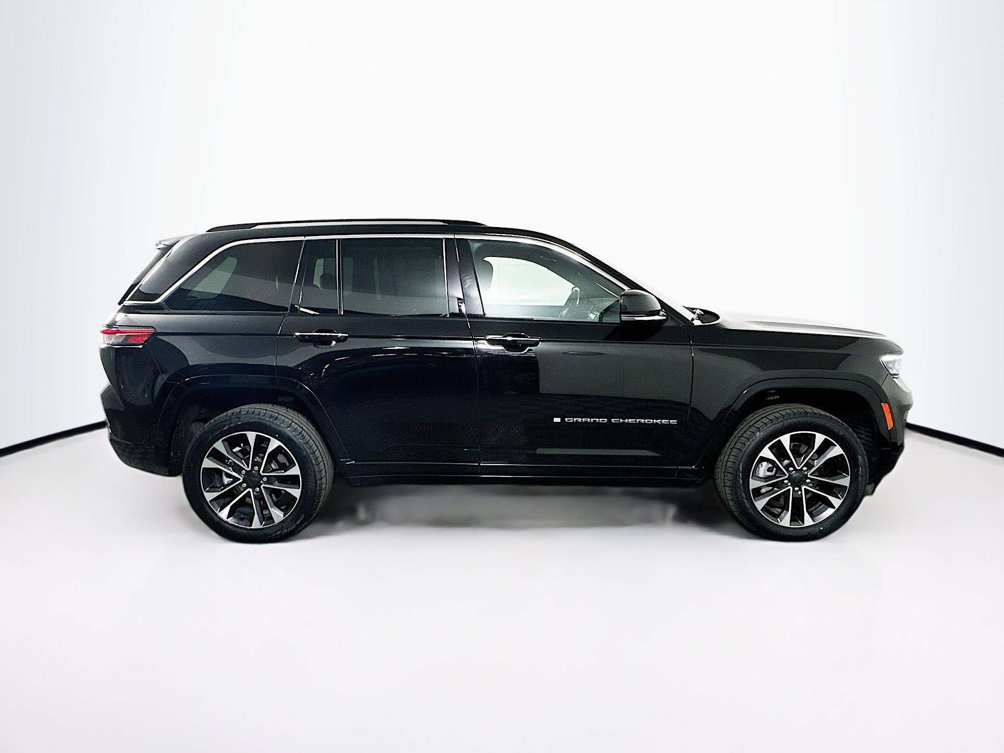 Used 2022 Jeep Grand Cherokee Overland w/ Luxury Tech Group IV image 10