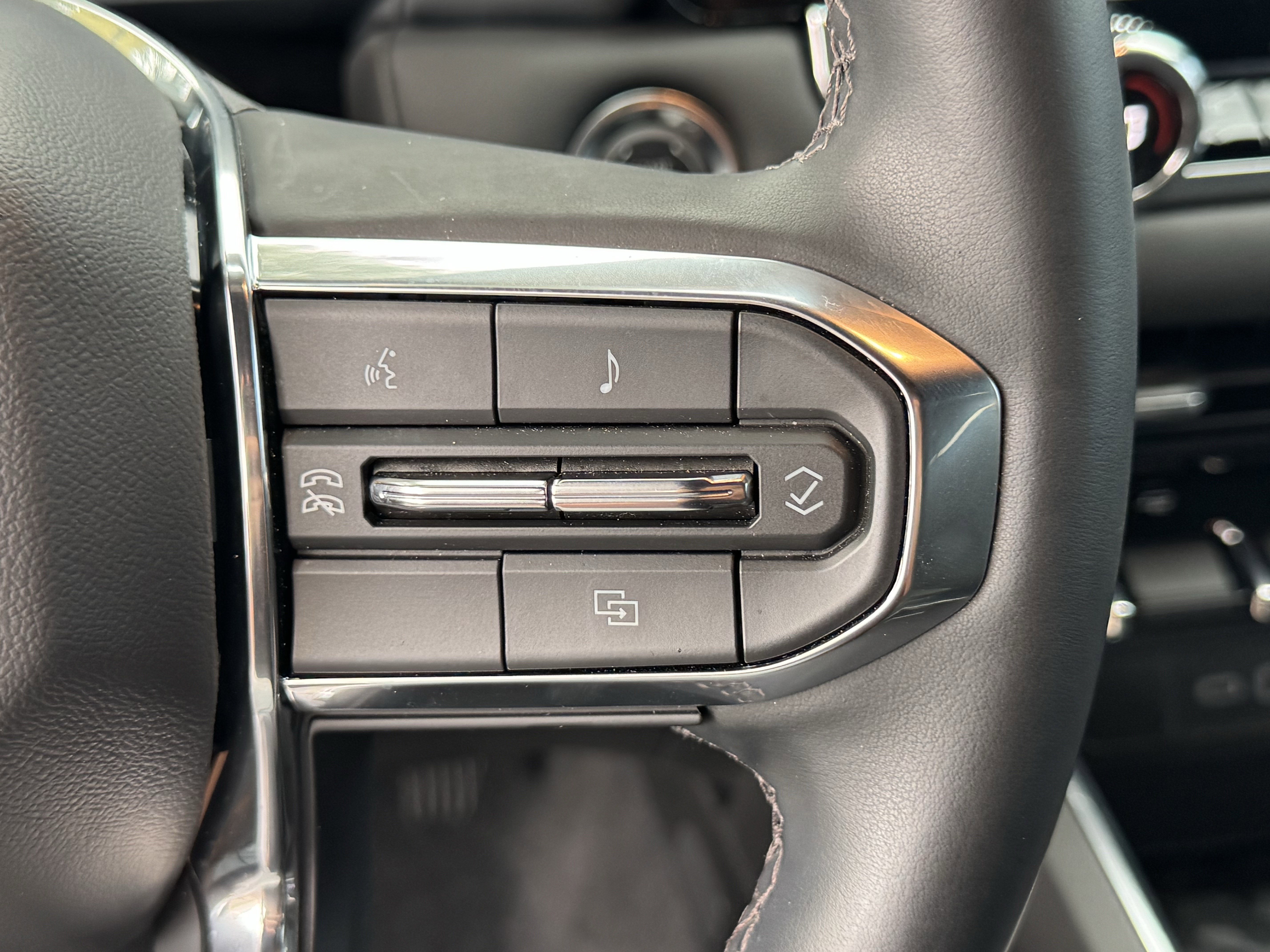 Used 2025 GMC Canyon Elevation w/ Convenience Package image 25