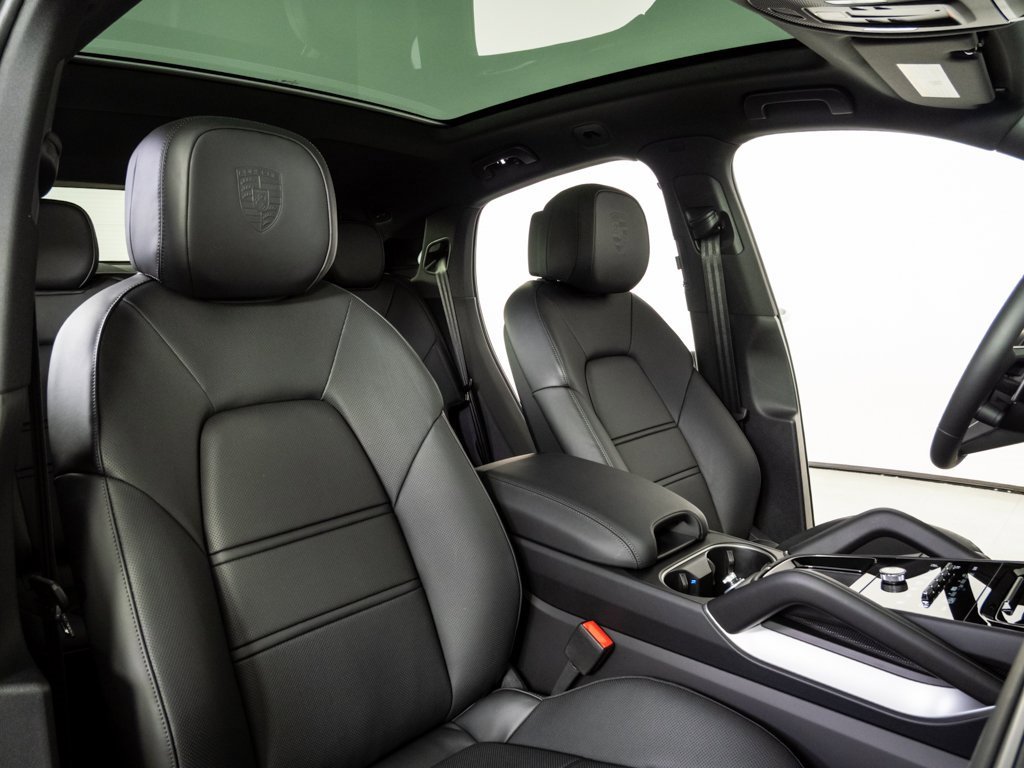 New 2026 Porsche Cayenne S image 24