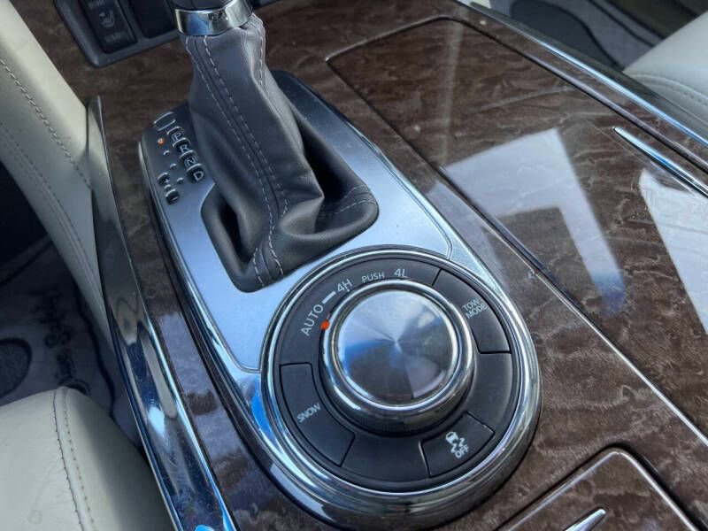 Used 2017 INFINITI QX80 Limited w/ All Season Package image 19