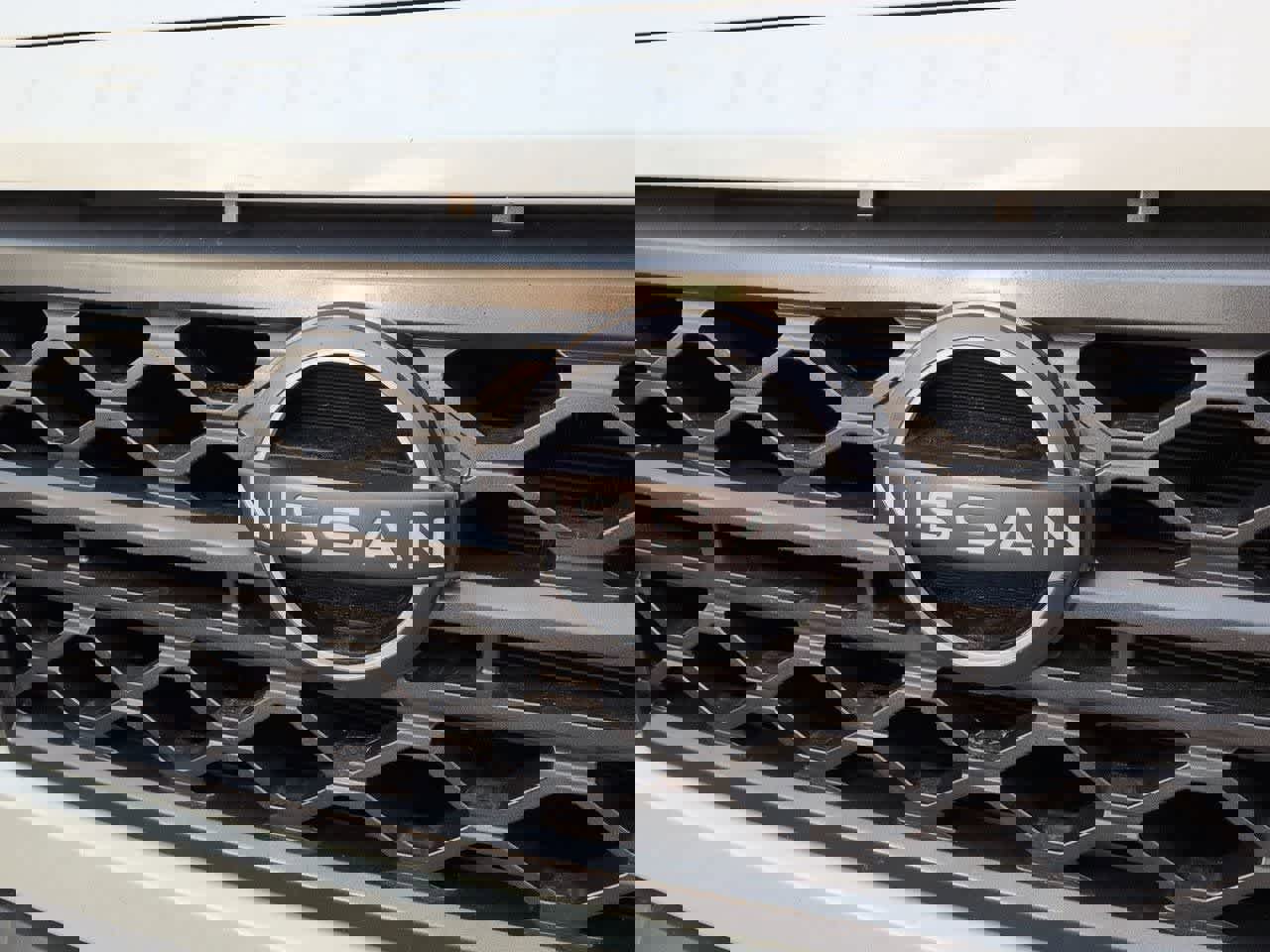 Used 2022 Nissan Frontier SV w/ SV Premium Package image 11