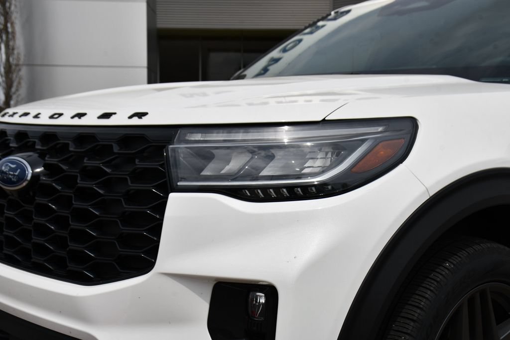 Used 2025 Ford Explorer ST-Line w/ ST-Line Street Pack AWD/4WD image 44