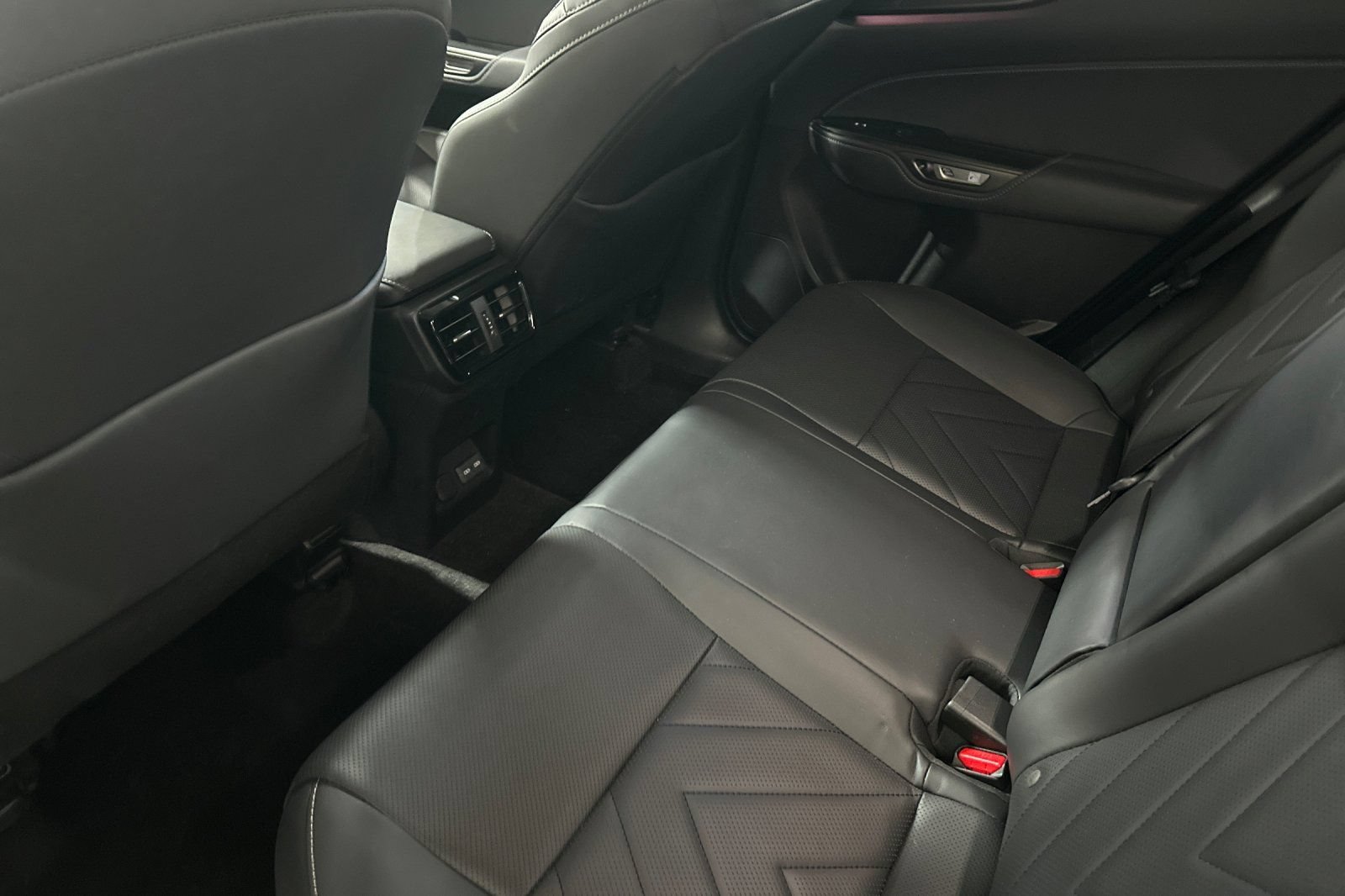 Used 2024 Lexus NX 350h AWD w/ Vision Package image 4