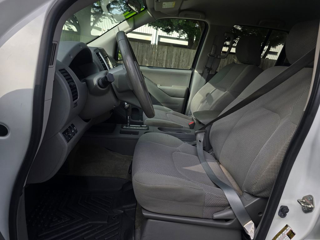 Used 2017 Nissan Frontier SV AWD/4WD image 25