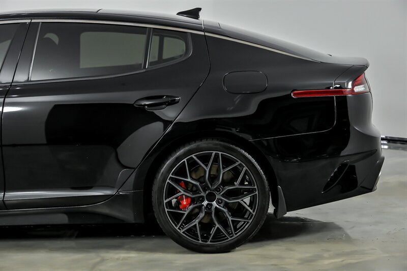 Used 2022 Kia Stinger GT2 AWD/4WD image 9