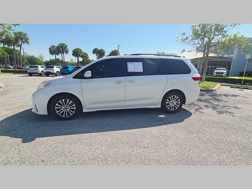 Used 2020 Toyota Sienna XLE FWD image 15
