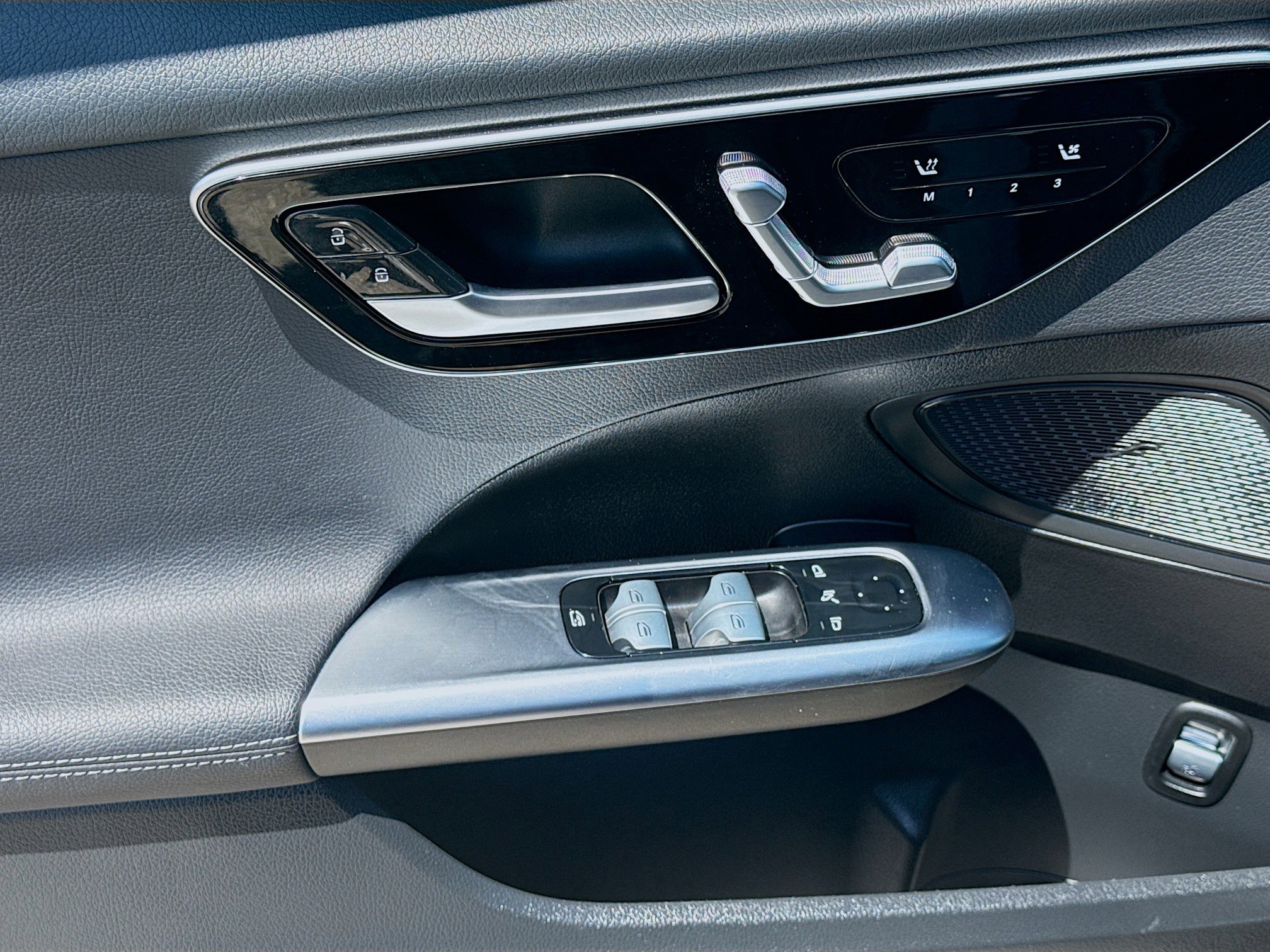 Used 2025 Mercedes-Benz C 300 Sedan image 14