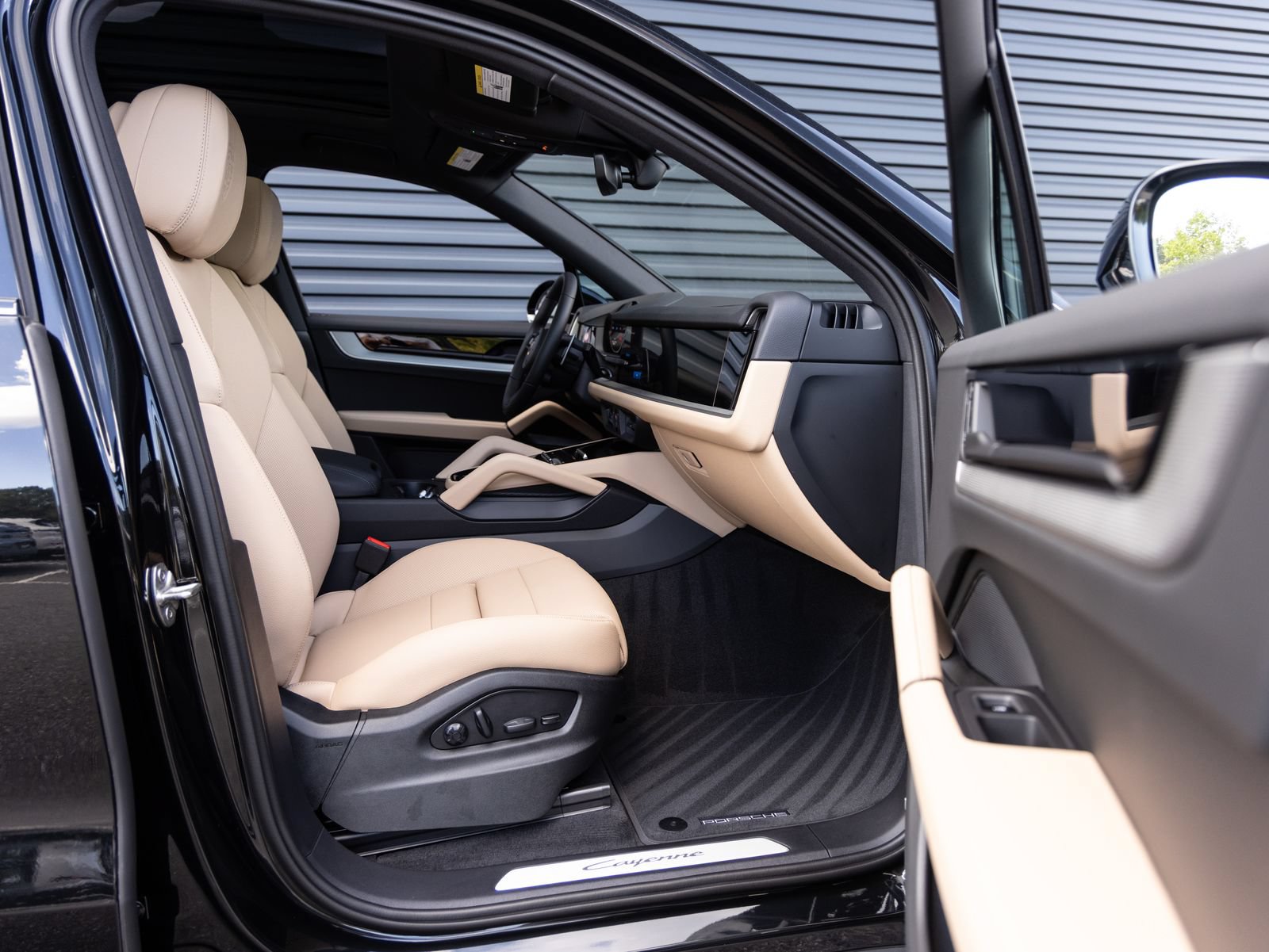 New 2026 Porsche Cayenne AWD/4WD image 32
