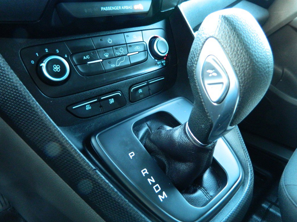 Used 2019 Ford Transit Connect XL image 18