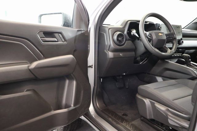 New 2026 Chevrolet Colorado W/T image 8