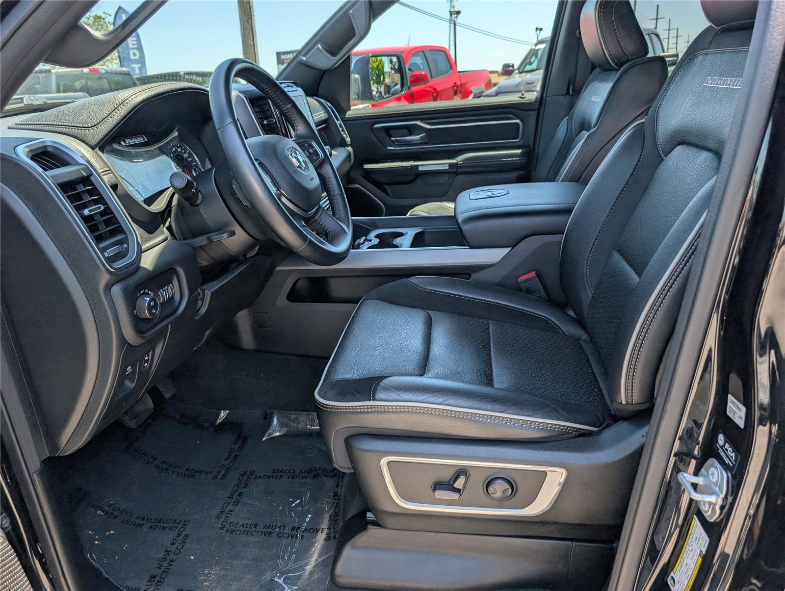 Used 2023 RAM 1500 Laramie AWD/4WD image 16