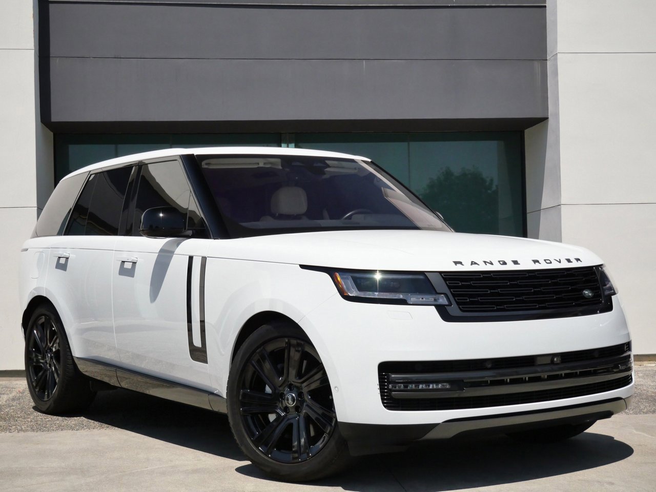 Used 2023 Land Rover Range Rover SE
