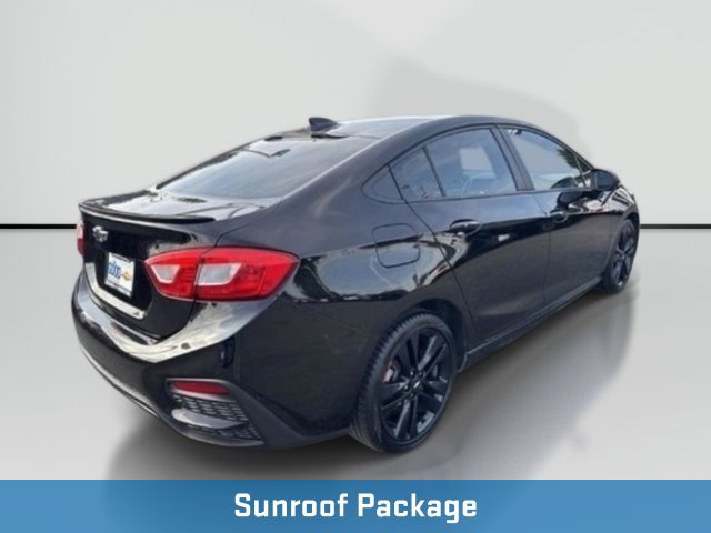 Used 2018 Chevrolet Cruze LT w/ Sun And Sound Package FWD image 9